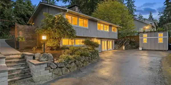 3016 106th SE