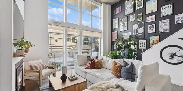 125 Lynn