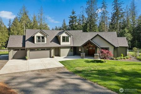 2415 44th NW