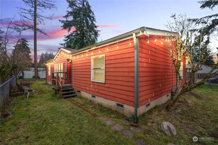 12125 Collins SE