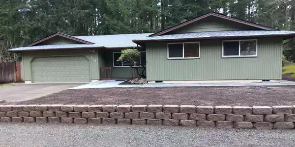 4326 Glen Terra SE