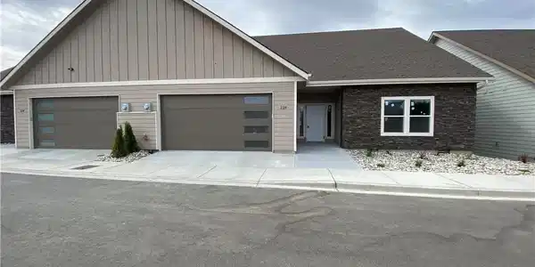 228 Solomon Loop NW