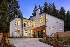 4033 Lake Sammamish SE