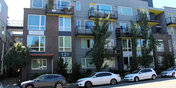 121 12th E