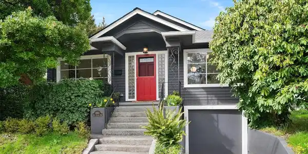 6903 15th NE