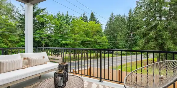 13730 Manor