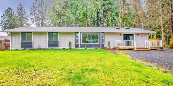 5017 75th SW