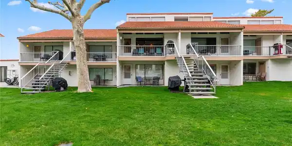 8903 Crescent Bar