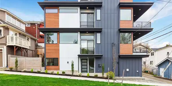 3111 Queen Anne N