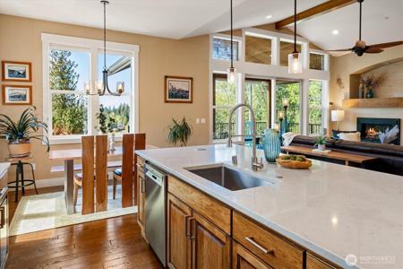 17722 Lake Desire SE