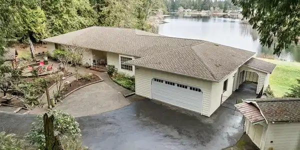 40 Westlake N