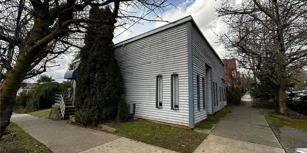 101 14th E