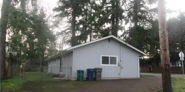 8746 124th NE