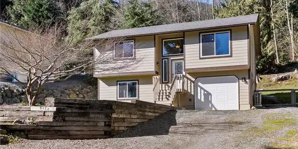 733 Fernhaven
