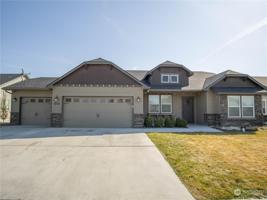 4211 Hedman NE