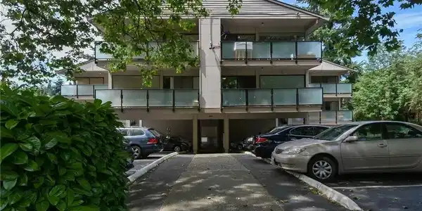 321 Bellevue SE