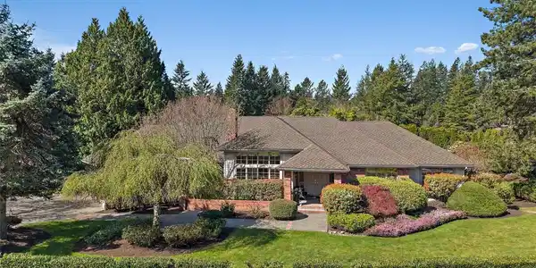 4015 232nd SE