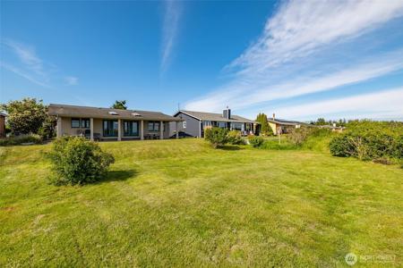 754 Livingston Bay Shore