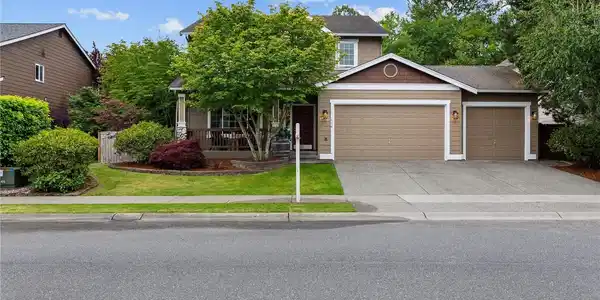 514 103rd NE