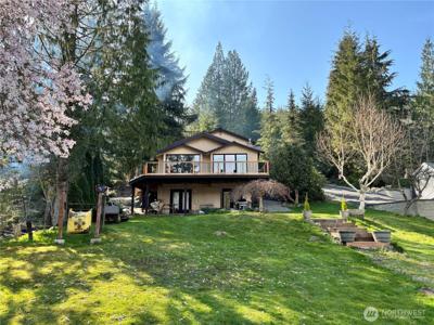1311 Lake Roesiger