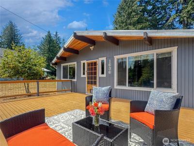 1636 Hemlock