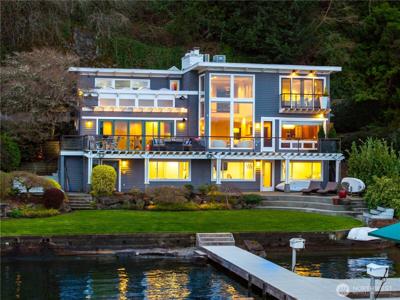 842 Lake Sammamish SE