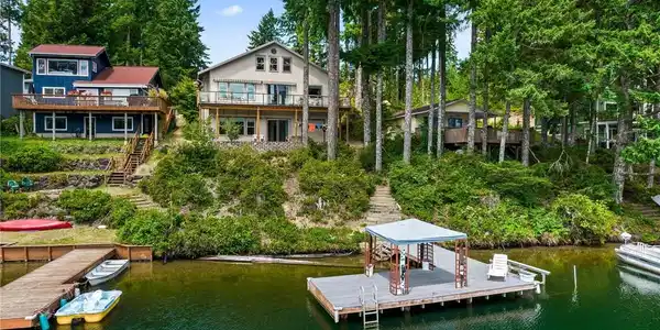 2670 Phillips Lake Loop