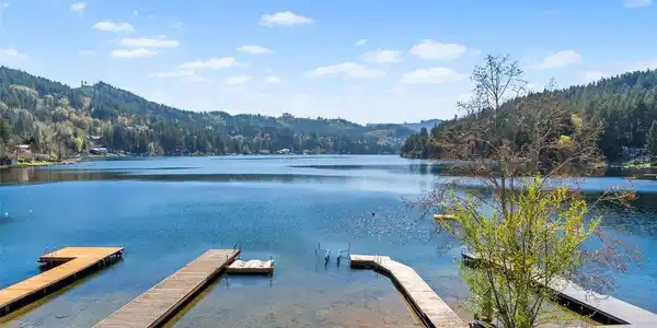 1521 Summit Lake Shore NW