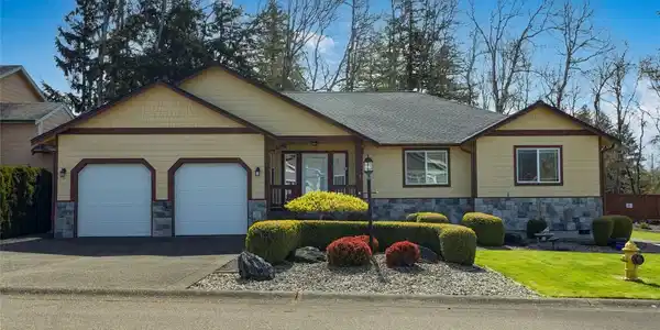 8819 Eagle Point Loop SW