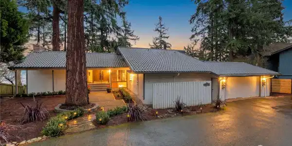 7808 89th SE
