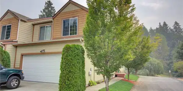 2710 Hidden Springs Loop SE