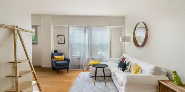 505 E Denny Way