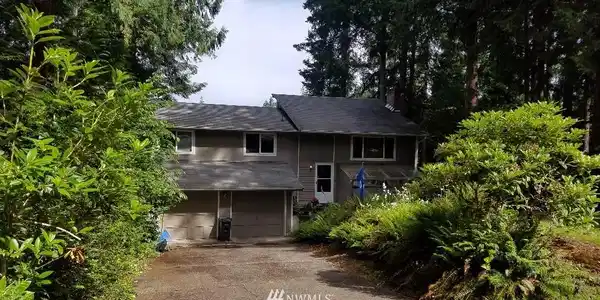 581 E Ballantrae Drive