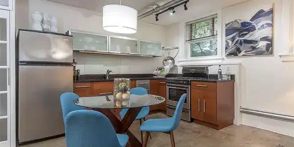 1107 E Denny Way
