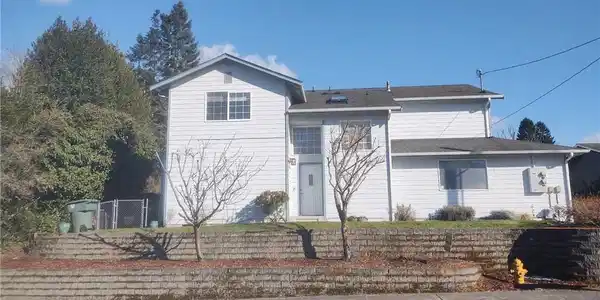 1821 Pine