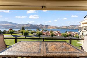 100 Lake Chelan Shores
