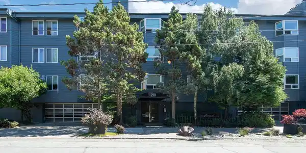 210 Boylston E