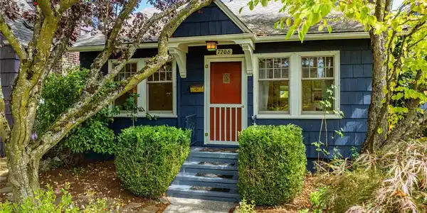 7706 15th NE