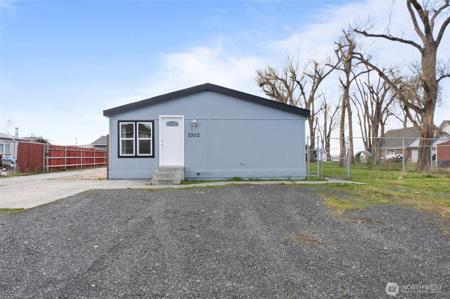 1702 Bemis