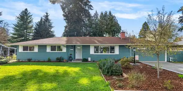 2305 Lilac SE