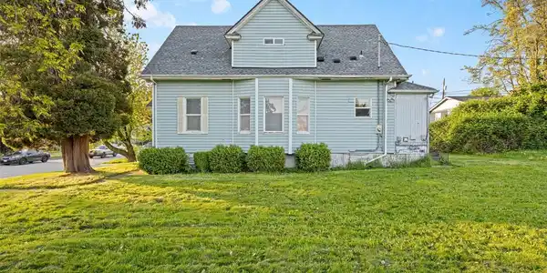 2143 Cushman