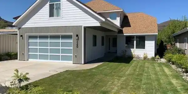 528 River Drive SW