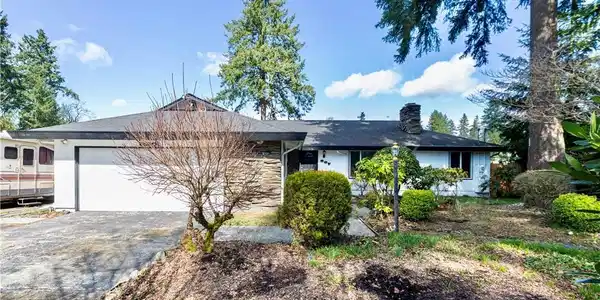 637 173rd S