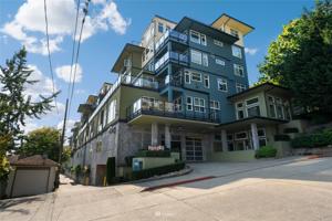 655 Crockett