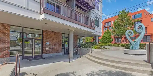 3333 Wallingford N