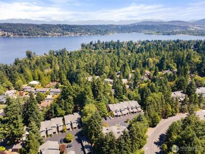 4330 Lake Sammamish SE