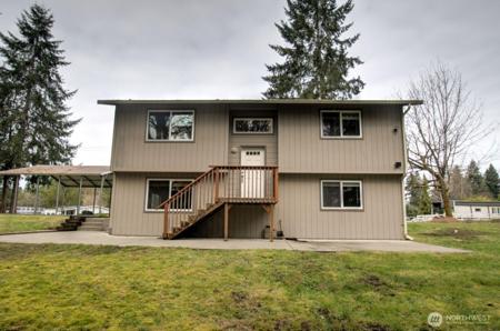 9839 Mullen SE