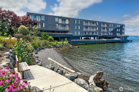 733 Lake S