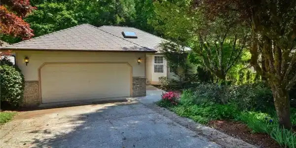 Twin Cedar Lane SE
