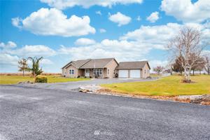 3026 NE Meadow Lark Lane